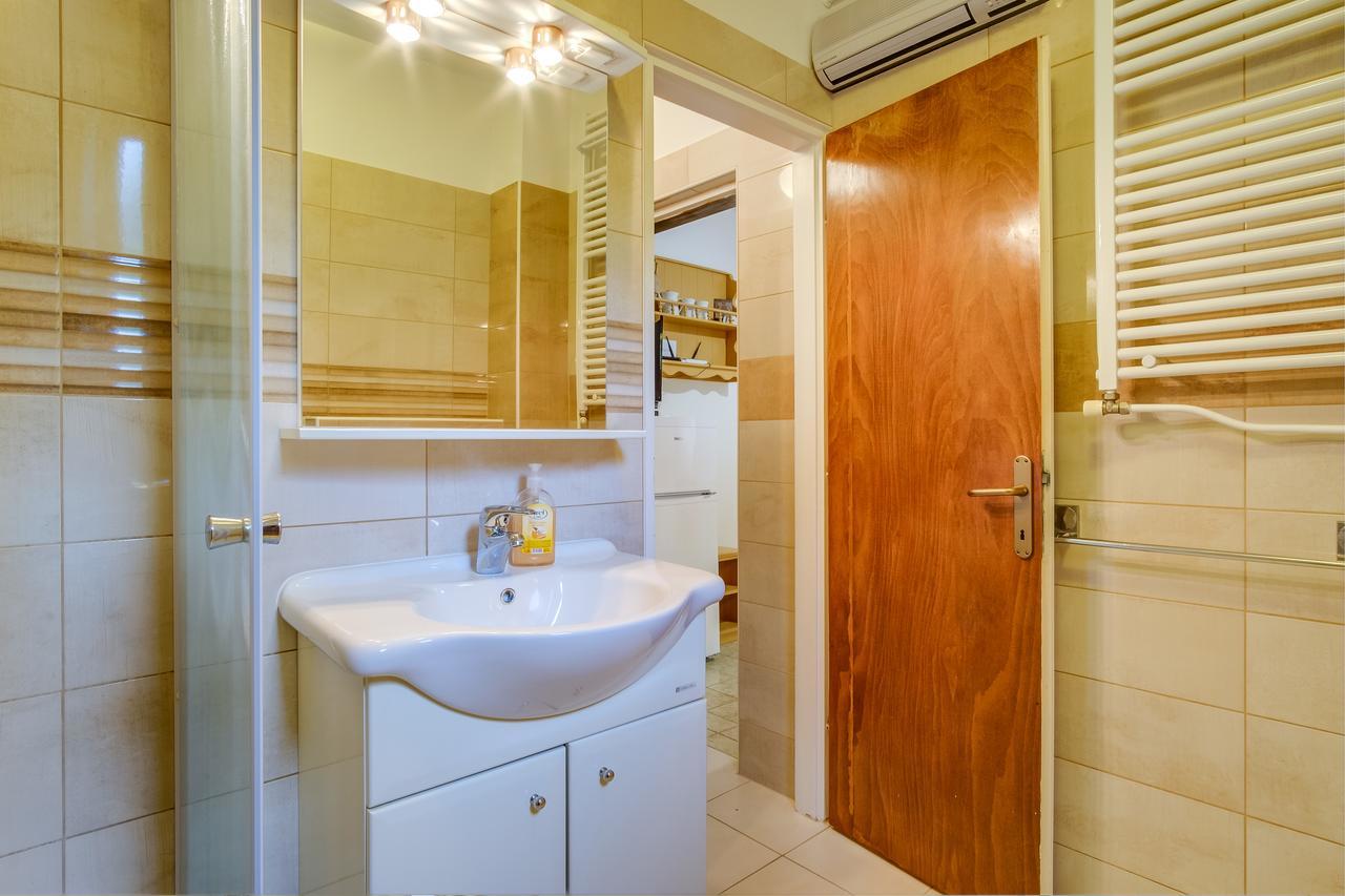 Apartments Beba Mali Losinj Exterior photo